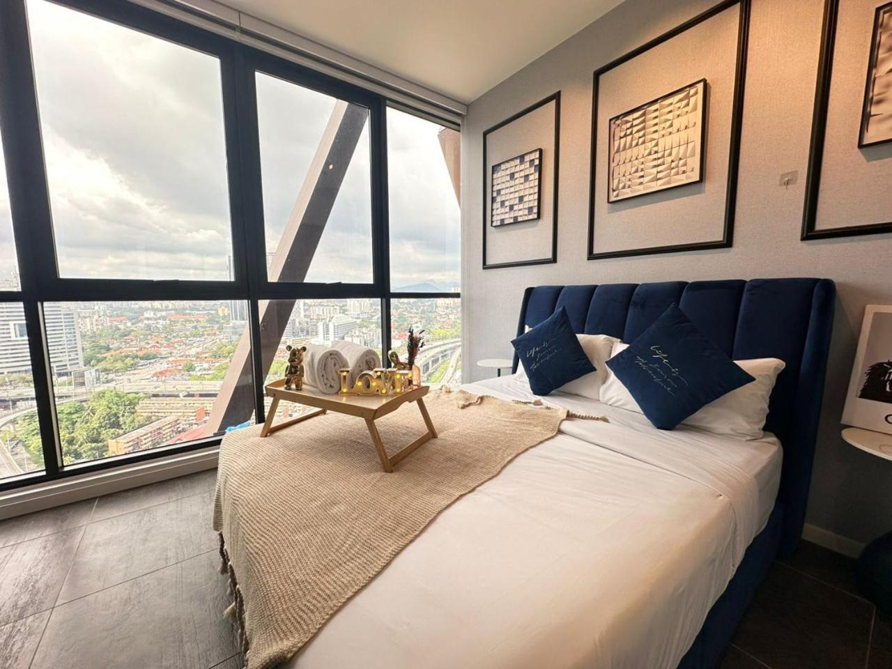 Scarletz Suites Klcc Twin Tower By Purple Orchid Kuala Lumpur Buitenkant foto